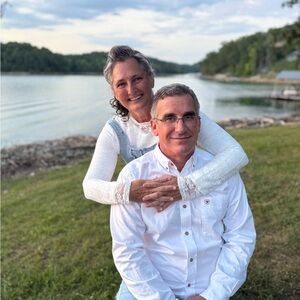 Meet your Posher, Vicki Overholser!